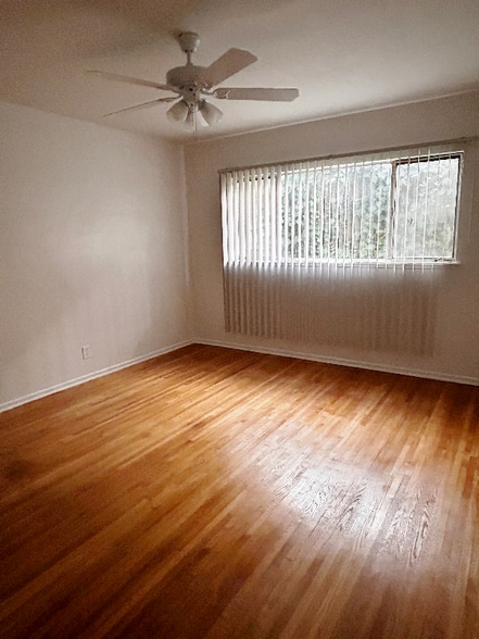 Building Photo - 1850 N La Brea Ave