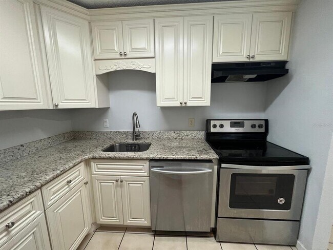 Building Photo - 2740 Oak Park Way