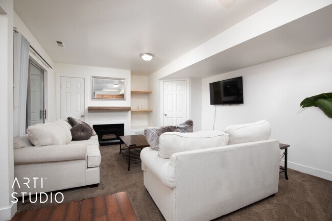 Building Photo - Adorable 3-Bedroom Condo in Prime Provo Lo...