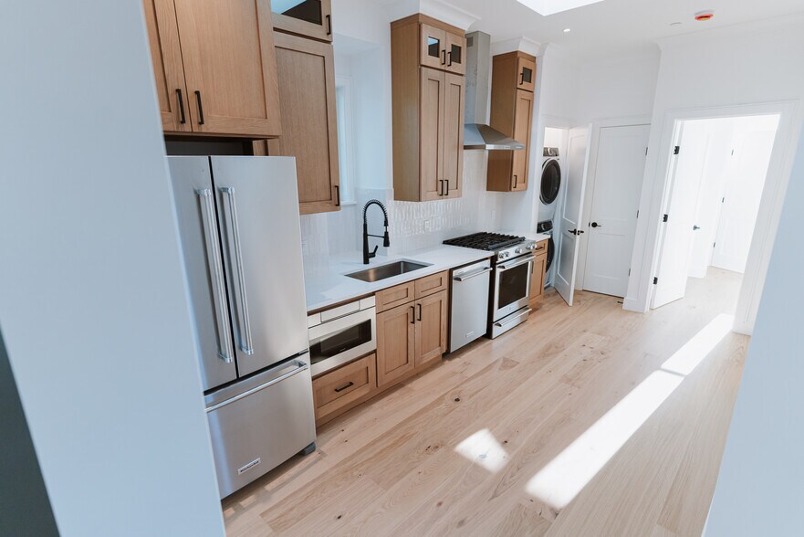 Building Photo - 5 Thurston St