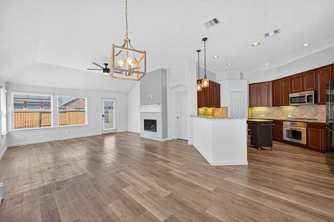Building Photo - 16930 Creek Mountain Dr