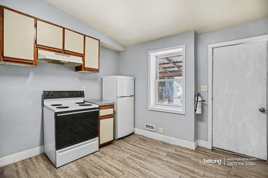 Building Photo - 126 W Elm St