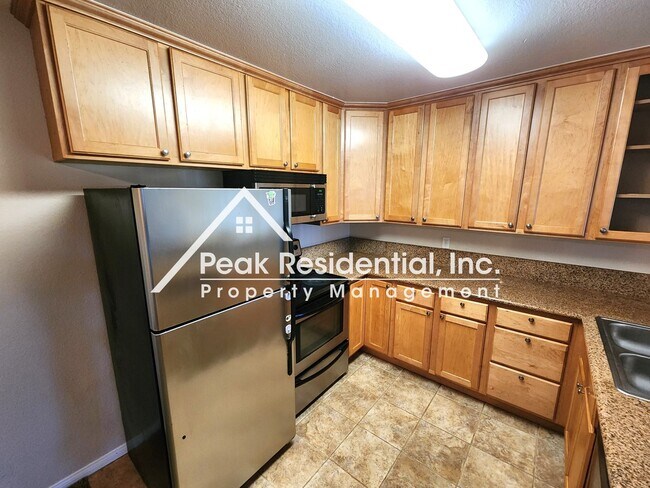Building Photo - 3715 Tallyho Dr