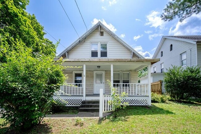 Building Photo - 614 Hoosick St