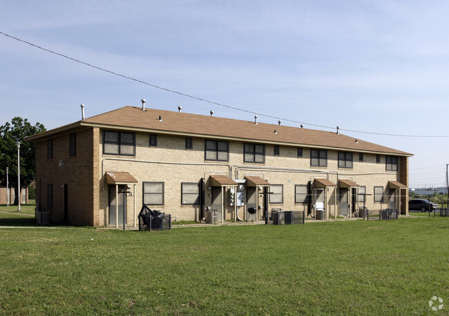 Building Photo - Hemlock Courts