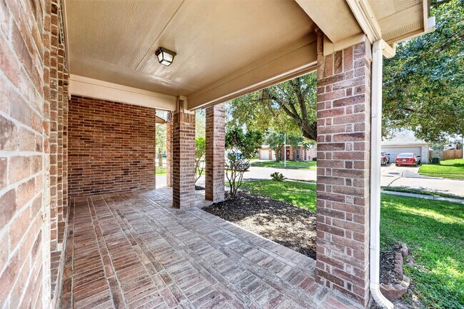 Building Photo - 19246 Hopeview Ct