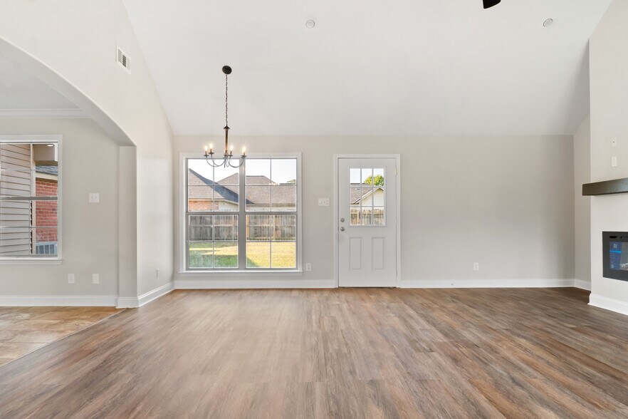 Building Photo - 107 Fox Trot Ln