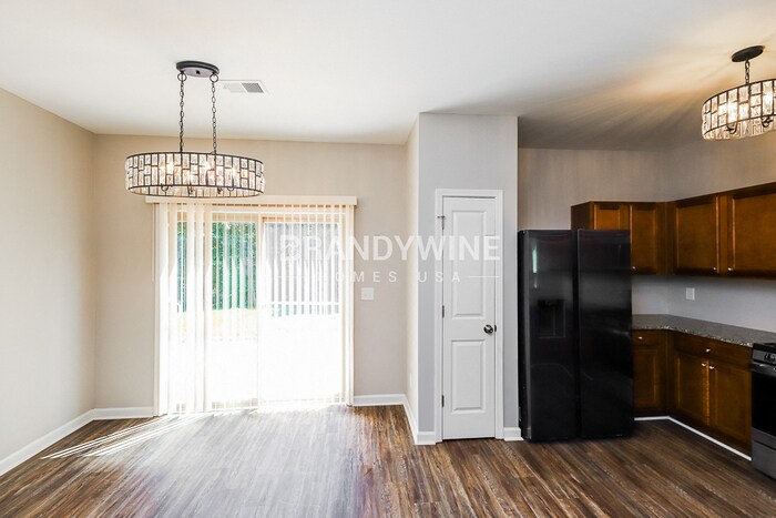 Building Photo - 3332 Lowland Dr