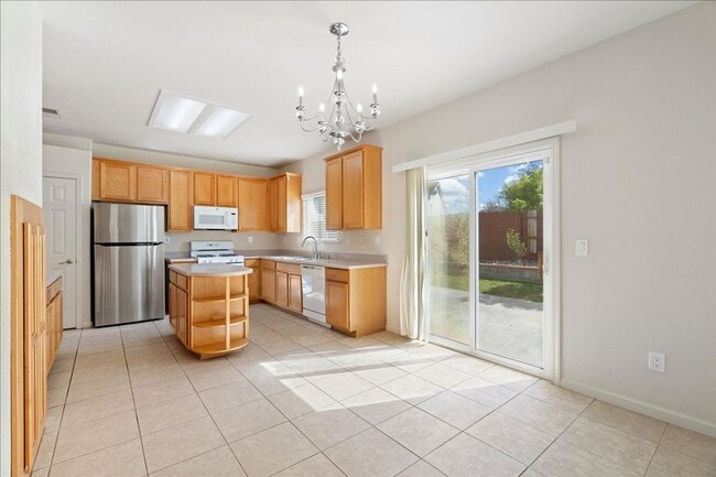 Building Photo - 7 Pewter Ct