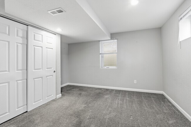 Building Photo - 3705 W Eastman Ave