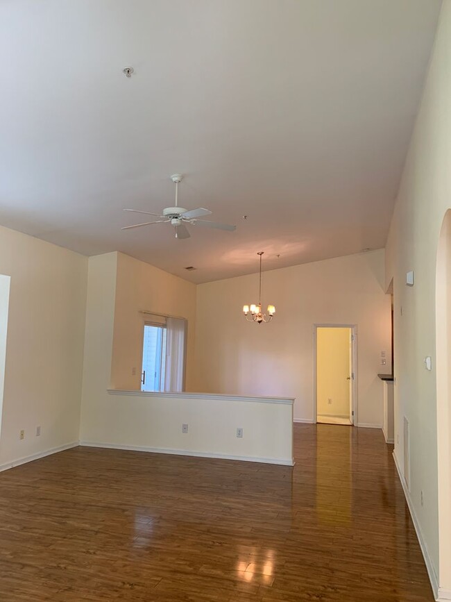 Building Photo - 2 Bedroom 2 Bath Condo on Botsford Court A...