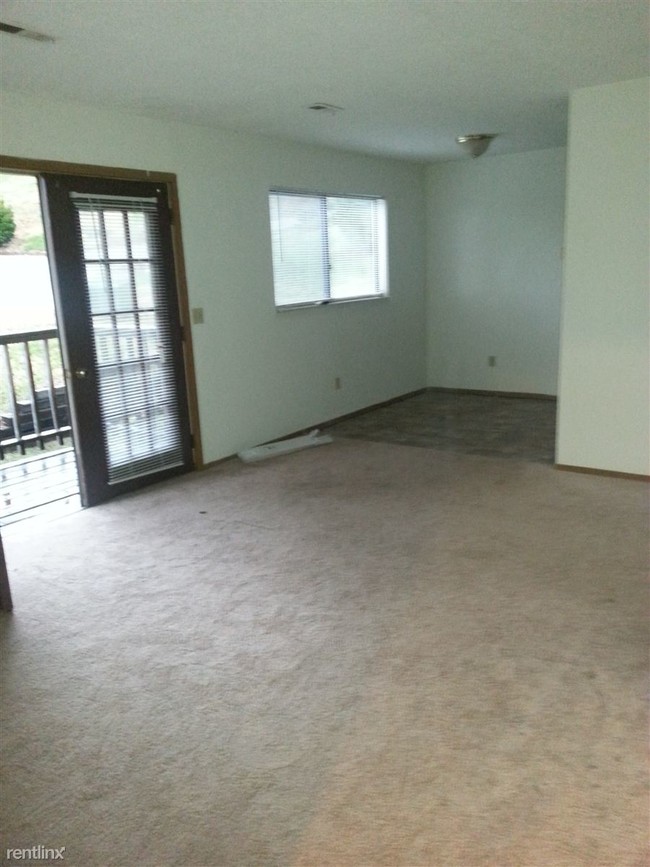 Building Photo - 125 Idlerun Dr