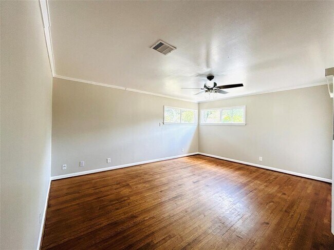 Building Photo - 6738 Hendon Ln