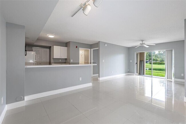 Building Photo - 2600 S University Dr