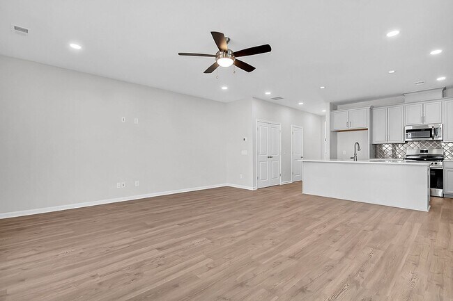 Building Photo - 482 Green Fern Dr