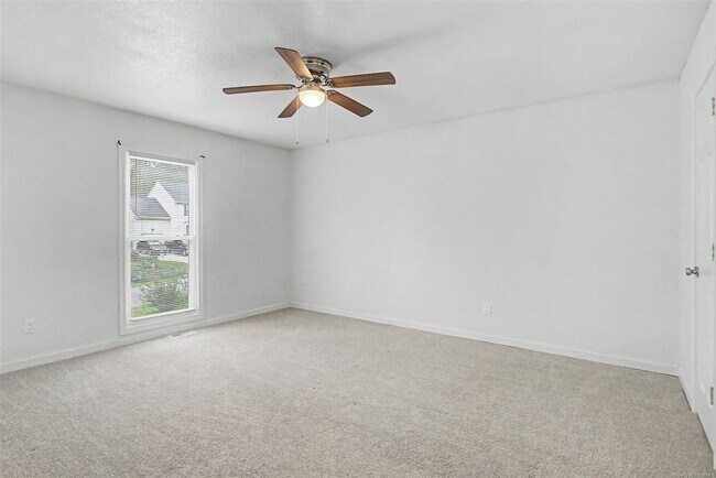 Building Photo - 6205 Adams Hunt Dr