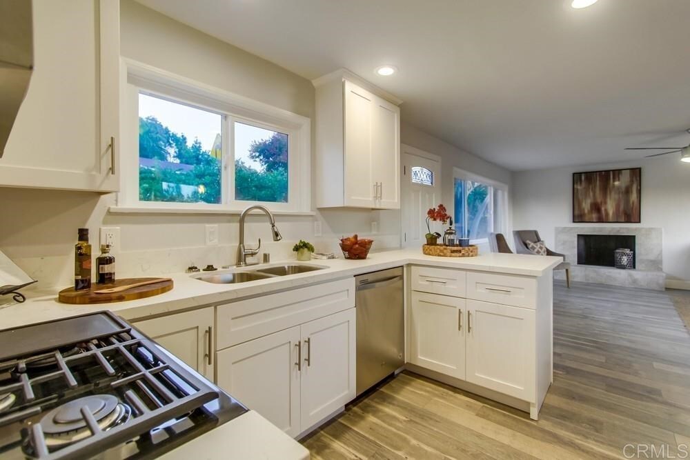 Building Photo - 603 Sunset Dr