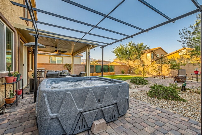 Building Photo - GATED 2-STORY HOME!