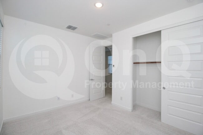 Building Photo - 670 S Jacana Ln