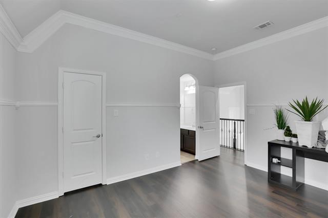 Building Photo - 410 Aylesbury Ct