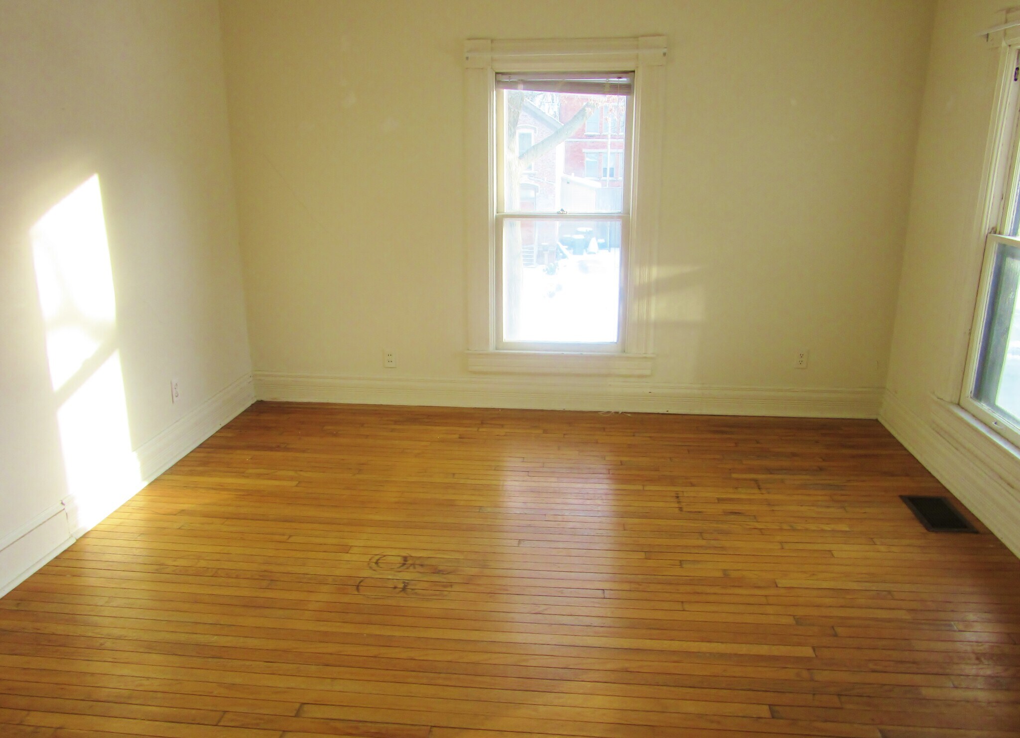 Building Photo - 701 N Randolph St