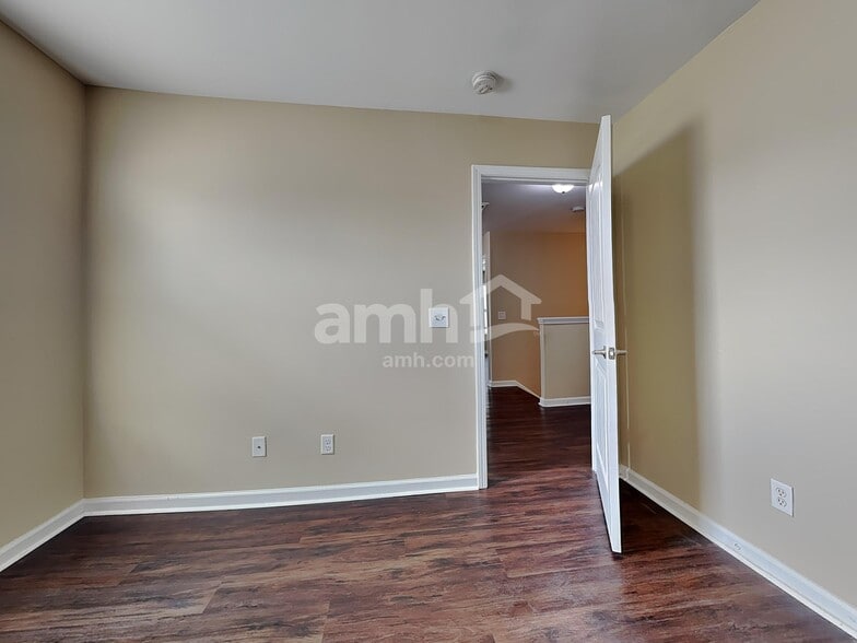 Building Photo - 60 Tranquil Pl