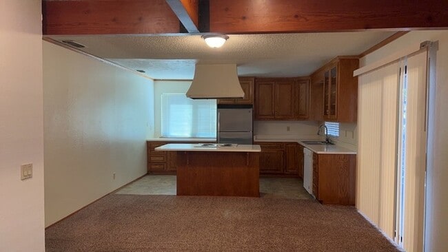 Building Photo - 6516 Briartree Way