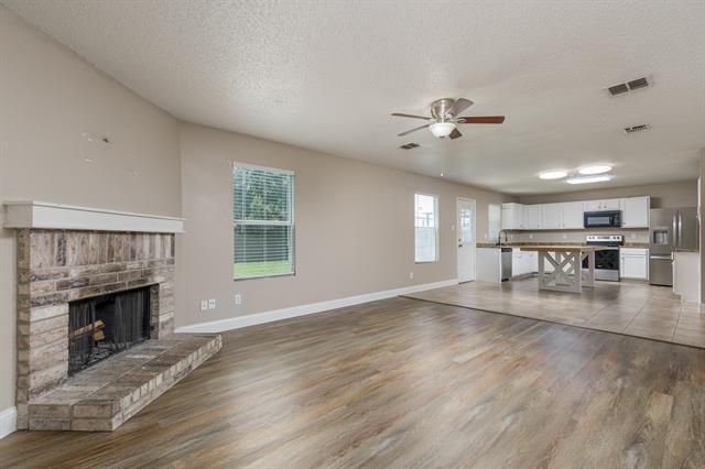 Building Photo - 2228 Bradford Pear Dr