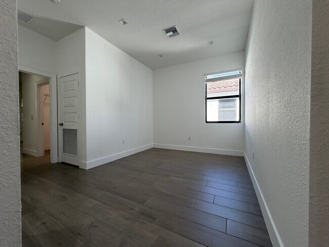 Building Photo - 329 Bella Sol Way