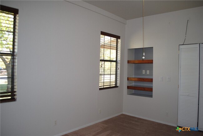 Building Photo - 13019 W Adams Ave