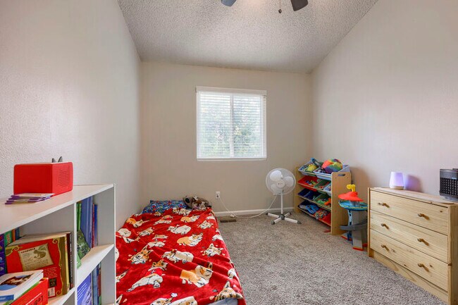 Building Photo - 4540 Bramble Ln
