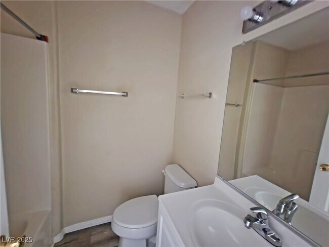 Building Photo - 1444 Star Rd