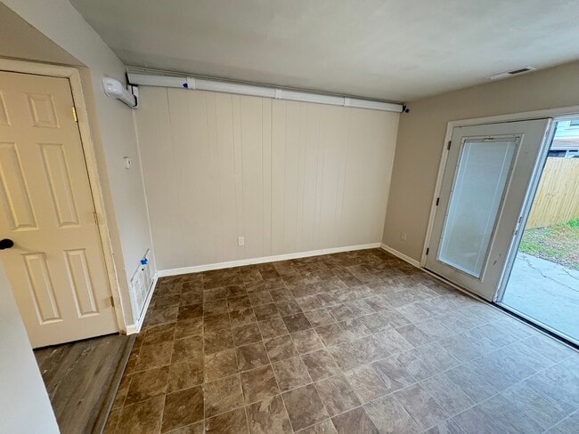 Building Photo - 813 S Grosvenor Ct