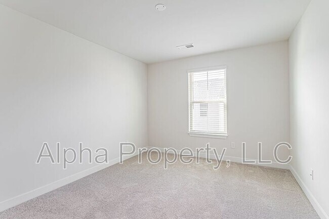 Building Photo - 130 Eagle Wood Dr