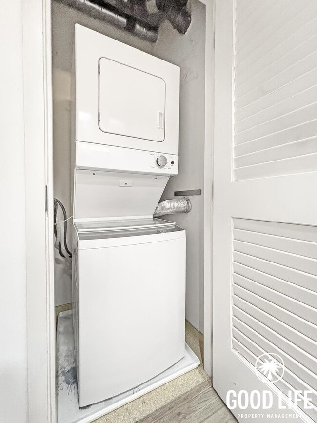 Building Photo - Stunning 1B/1BA Condo in East Village W/ A/C, W/D, Rooftop Deck, Padres Stadium Views, Community ...