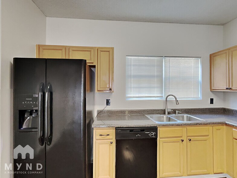 Building Photo - 5050 Oakley Commons Blvd