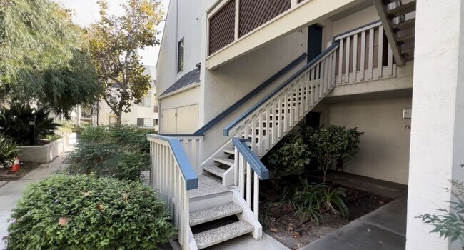 Building Photo - Mission Valley Beautiful Townhome Fully Furnished with A/C, Laundry + Parking