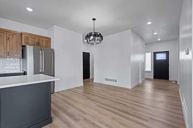 Building Photo - NEW BUILD 3-BED, 2-BATH UPSTAIRS DUPLEX UN...