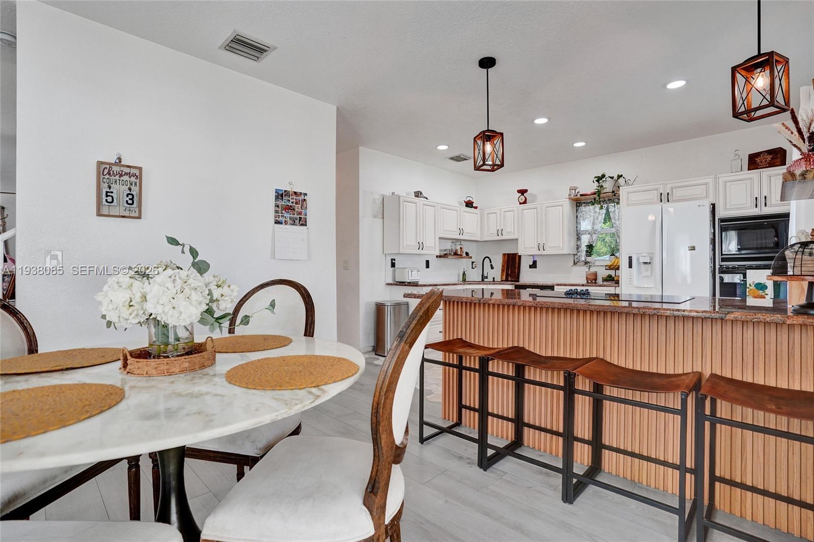 Building Photo - 1129 10th St