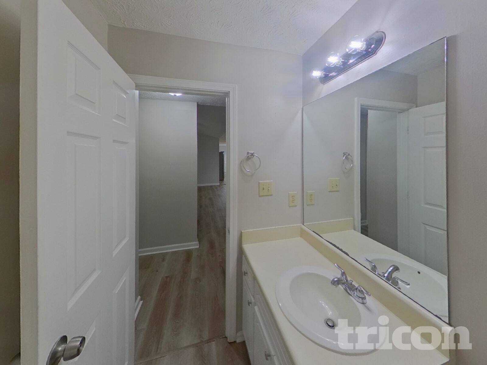 Building Photo - 555 N Oakland Cir