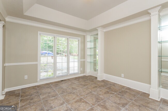 Building Photo - 660 Scenic View