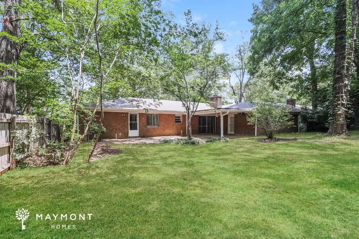 Building Photo - 1006 Tanglewood Dr