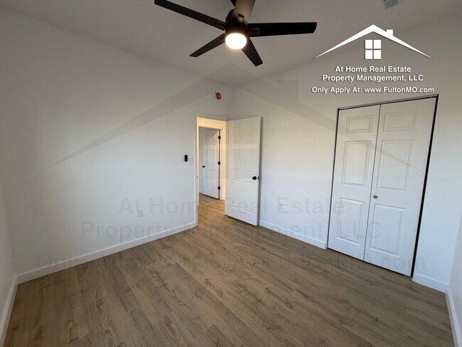 Building Photo - 508 E 8th St