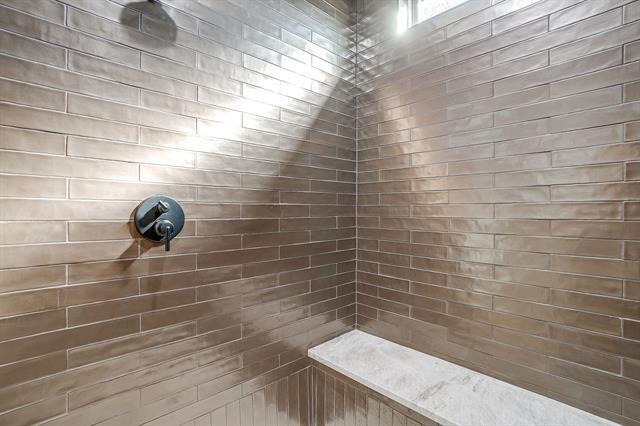 Building Photo - 302 Foch St