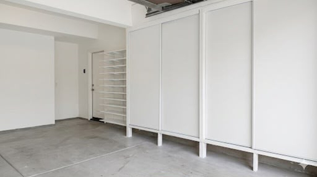 Building Photo - 111 Rodeo