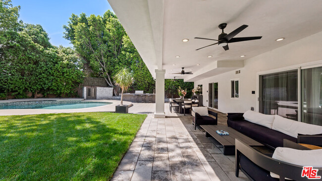 Building Photo - 8730 Sari Ave
