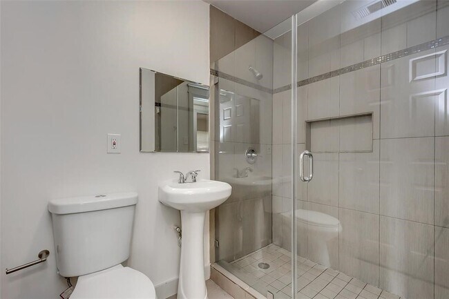 Building Photo - 7202 Housman