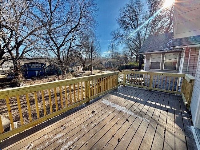 Building Photo - Fully Renovated 2-Bedroom Home with Back Deck, Basement & Off-Street Parking
