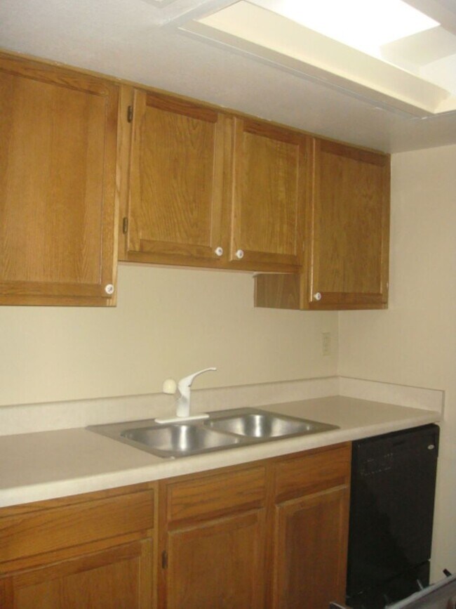 Building Photo - N/R 6-2026 - 8888 N 47TH AVE #263