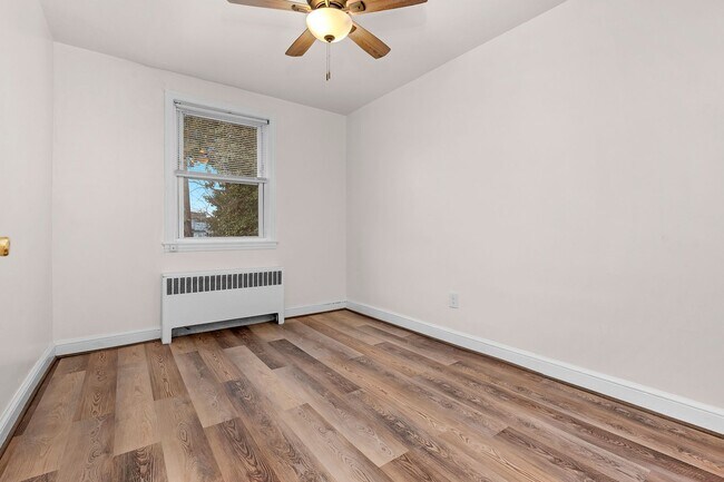 Building Photo - 3706 W Franklin St